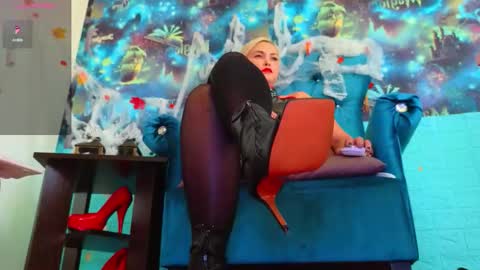 Mrs. Isabella online show from October 2025 05:43:02 AM