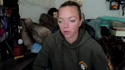 Patricia Mars           Goddess of Mars twitter thegoddessmindy online show from October 2025 04:16:02 PM