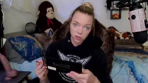 Patricia Mars           Goddess of Mars twitter thegoddessmindy online show from November 2025 03:35:01 PM