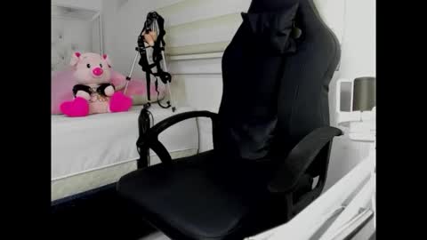 goddess_of_pigs online show from February 2026 04:54:01 AM