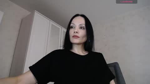 Oksana online show from November 2025 01:22:02 PM
