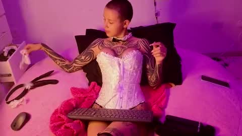 vee online show from March 2026 12:06:01 AM