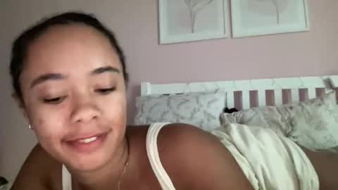 Snapshot of goddesselxo chatting on May 2026 06:45:01 PM Goddess L online show from May 2026 06:45:01 PM