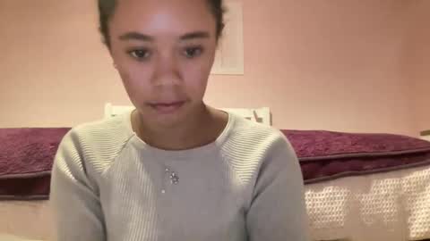 Snapshot of goddesselxo chatting on May 2026 09:23:02 PM Goddess L online show from May 2026 09:23:02 PM