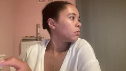 Snapshot of goddesselxo chatting on June 2026 10:12:02 PM Goddess L online show from June 2026 10:12:02 PM