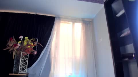 Snapshot of goddessjulieta chatting on January 2025 10:34:01 PM Julieta online show from January 2025 10:34:01 PM