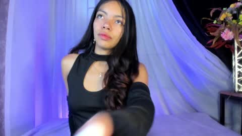 Snapshot of goddessjulieta chatting on January 2025 11:03:01 PM Julieta online show from January 2025 11:03:01 PM