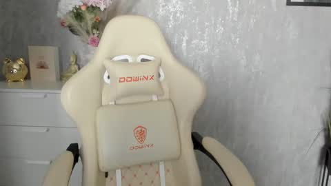 Snapshot of goddessmiaa chatting on May 2026 09:15:01 AM Mistress online show from May 2026 09:15:01 AM
