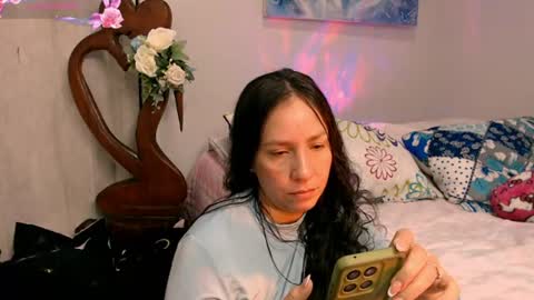 Snapshot of goddessnahi chatting on July 2026 01:03:01 AM Naih Reyes online show from July 2026 01:03:01 AM