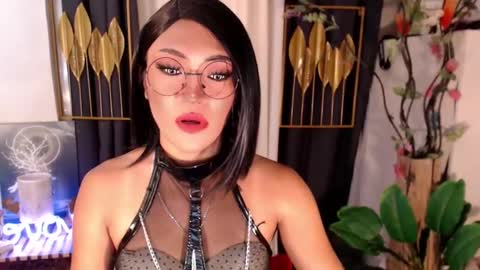 Snapshot of goddessquinnie chatting on December 2024 04:12:01 AM quinnie online show from December 2024 04:12:01 AM