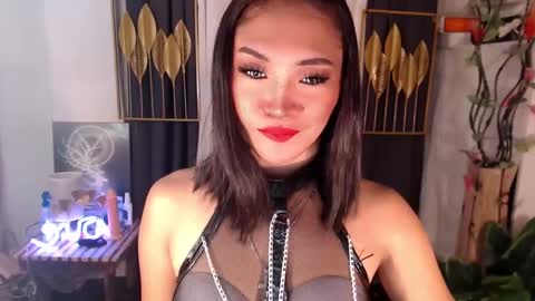 Snapshot of goddessquinnie chatting on December 2024 01:13:01 AM quinnie online show from December 2024 01:13:01 AM