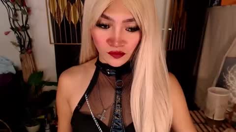 Snapshot of goddessquinnie chatting on March 2025 01:47:02 AM quinnie online show from March 2025 01:47:02 AM