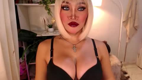 Snapshot of goddessquinnie chatting on September 2025 04:36:02 AM quinnie online show from September 2025 04:36:02 AM