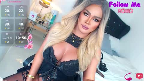 Miss Anna online show from November 2025 02:38:02 PM