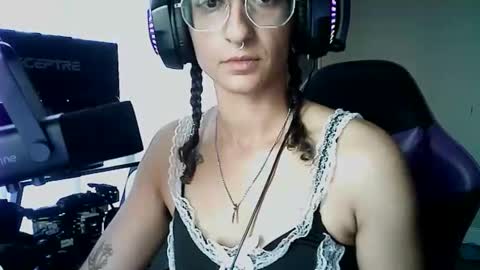 Snapshot of goddessvikkii chatting on January 2026 09:17:02 PM goddessvikkii online show from January 2026 09:17:02 PM