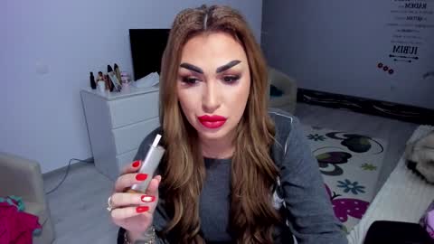 Nicole.. online show from January 2025 05:32:01 AM