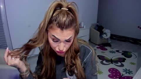 Nicole.. online show from January 2025 05:14:02 AM