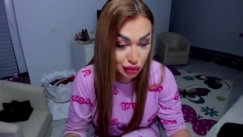 Nicole.. online show from February 2025 05:04:01 AM