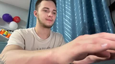 Golden boyyy21 online show from February 2025 11:30:01 PM