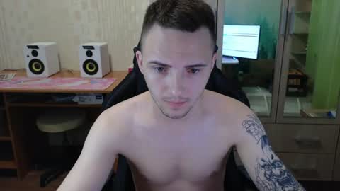 Snapshot of golden_boyyy21 chatting on July 2026 06:32:01 PM Golden boyyy21 online show from July 2026 06:32:01 PM