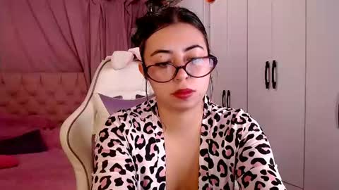 Snapshot of golden_gingerkitty chatting on June 2026 12:54:01 AM golden_gingerkitty online show from June 2026 12:54:01 AM