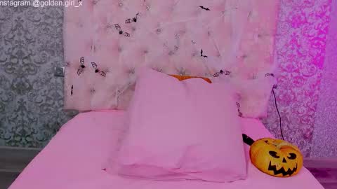 golden girl   online show from November 2025 02:00:01 AM