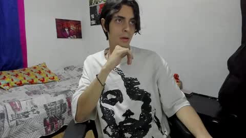 Snapshot of golden_ryan chatting on October 2025 04:10:02 AM Jmmmm online show from October 2025 04:10:02 AM