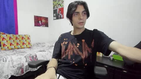 Snapshot of golden_ryan chatting on October 2025 04:48:02 AM Jmmmm online show from October 2025 04:48:02 AM