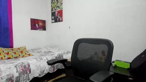 Snapshot of golden_ryan chatting on October 2025 08:59:01 AM Jmmmm online show from October 2025 08:59:01 AM