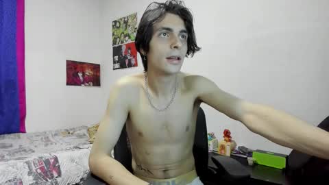 Snapshot of golden_ryan chatting on October 2025 02:34:01 AM Jmmmm online show from October 2025 02:34:01 AM