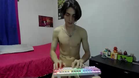 Snapshot of golden_ryan chatting on October 2025 06:14:02 AM Jmmmm online show from October 2025 06:14:02 AM