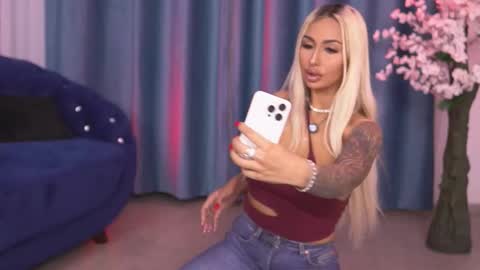 GoldenAmberX online show from October 2025 04:35:01 AM