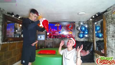 GOLDENJOI online show from December 2024 12:55:02 PM