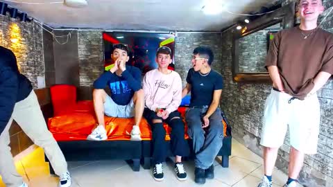 GOLDENJOI online show from September 2025 10:09:01 PM