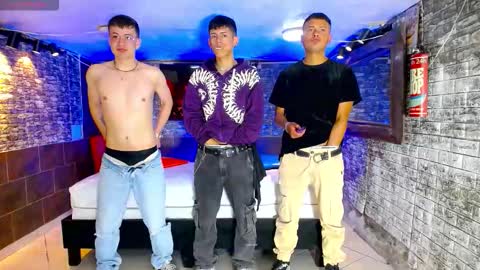 GOLDENJOI online show from September 2025 10:44:01 PM