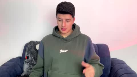 goldenknight33 online show from December 2025 04:14:02 PM