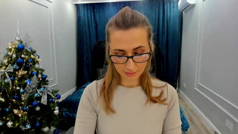 Snapshot of goldenlighte chatting on December 2024 03:40:01 AM Olivia online show from December 2024 03:40:01 AM