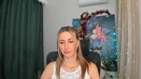 Snapshot of goldenlighte chatting on December 2024 06:33:02 AM Olivia online show from December 2024 06:33:02 AM