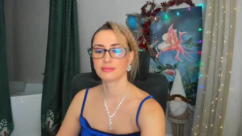 Snapshot of goldenlighte chatting on December 2024 03:18:02 AM Olivia online show from December 2024 03:18:02 AM