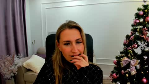 Snapshot of goldenlighte chatting on January 2025 03:34:01 PM Olivia online show from January 2025 03:34:01 PM