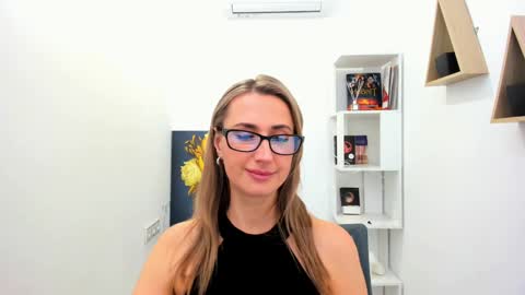 Snapshot of goldenlighte chatting on January 2025 01:37:02 AM Olivia online show from January 2025 01:37:02 AM