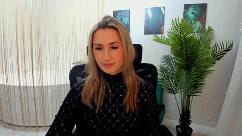 Snapshot of goldenlighte chatting on January 2025 11:44:02 AM Olivia online show from January 2025 11:44:02 AM