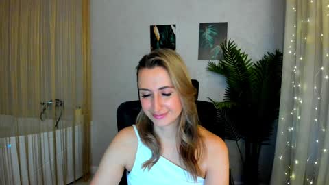 Snapshot of goldenlighte chatting on February 2025 09:35:02 AM Olivia online show from February 2025 09:35:02 AM