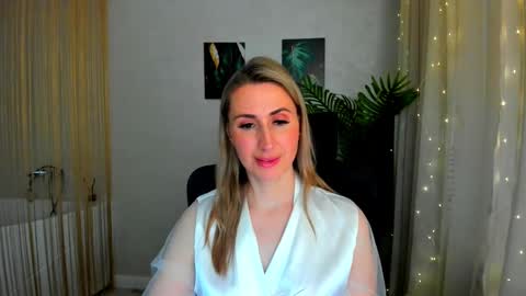 Snapshot of goldenlighte chatting on February 2025 10:50:02 PM Olivia online show from February 2025 10:50:02 PM