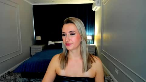 Snapshot of goldenlighte chatting on September 2025 03:41:02 AM Olivia online show from September 2025 03:41:02 AM