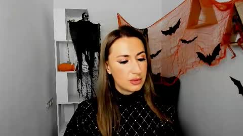 Olivia online show from October 2025 07:12:02 PM