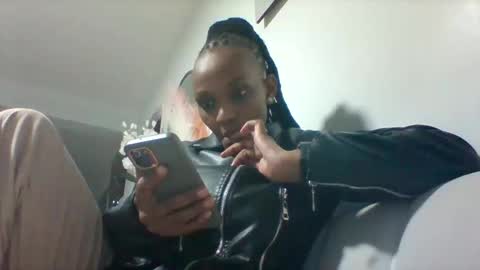 goldenmusexo online show from April 2026 06:45:01 PM