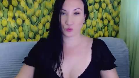 goldmoonn online show from September 2025 02:28:01 PM