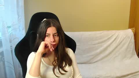 Snapshot of good__night chatting on June 2026 04:35:01 PM Elizabeth Effie online show from June 2026 04:35:01 PM