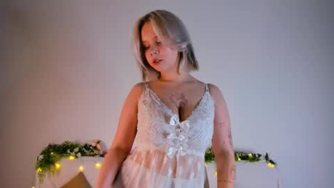 Snapshot of gooodgirlll chatting on September 2025 04:31:02 PM Nika online show from September 2025 04:31:02 PM